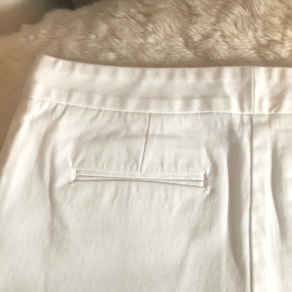 ⭐️FINAL PRICE DROP⭐️Ann Taylor Shorts. White, Size 4. - Picture 5 of 5